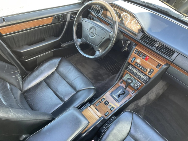 Mercedes-Benz 300 Series 1992 price $12,900