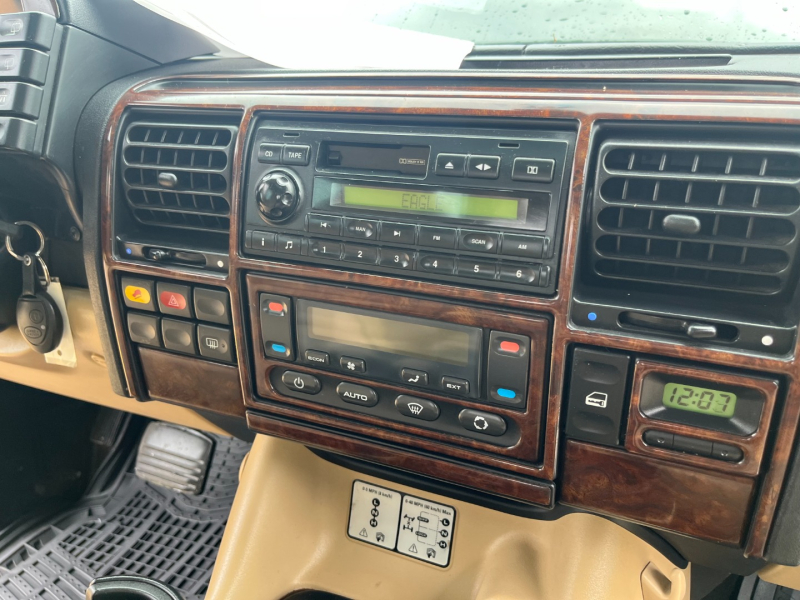 Land Rover Discovery 2004 price $7,980