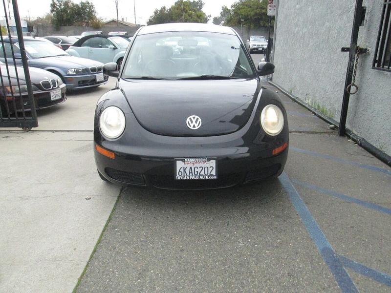 Volkswagen New Beetle 2010 price $8,480