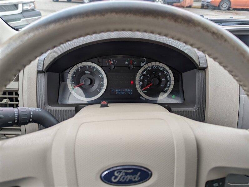 Ford Escape Hybrid 2009 price $10,950