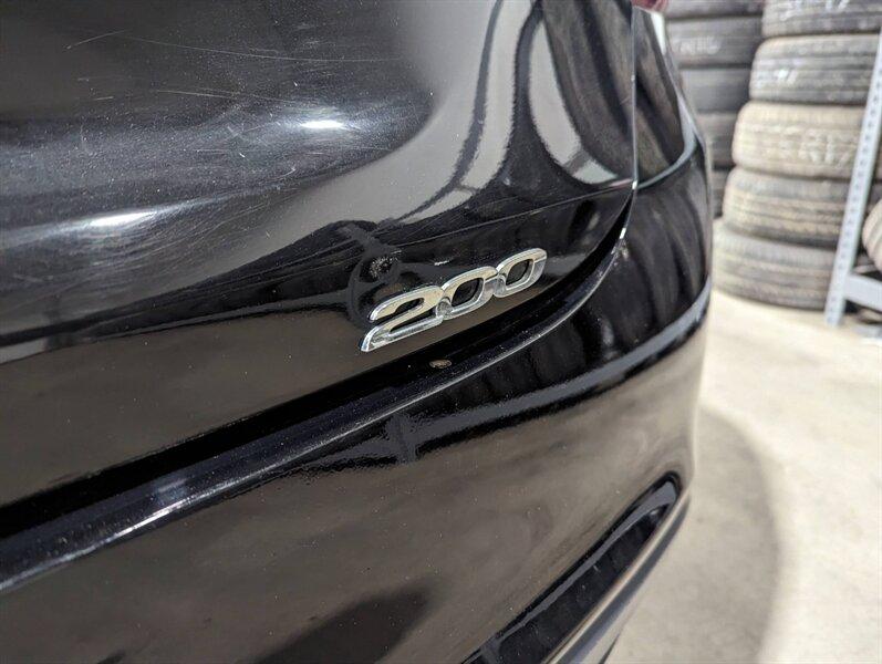 Chrysler 200 2016 price $15,750