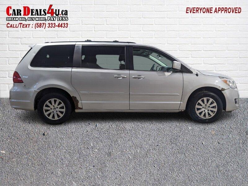 Volkswagen Routan 2009 price $7,950