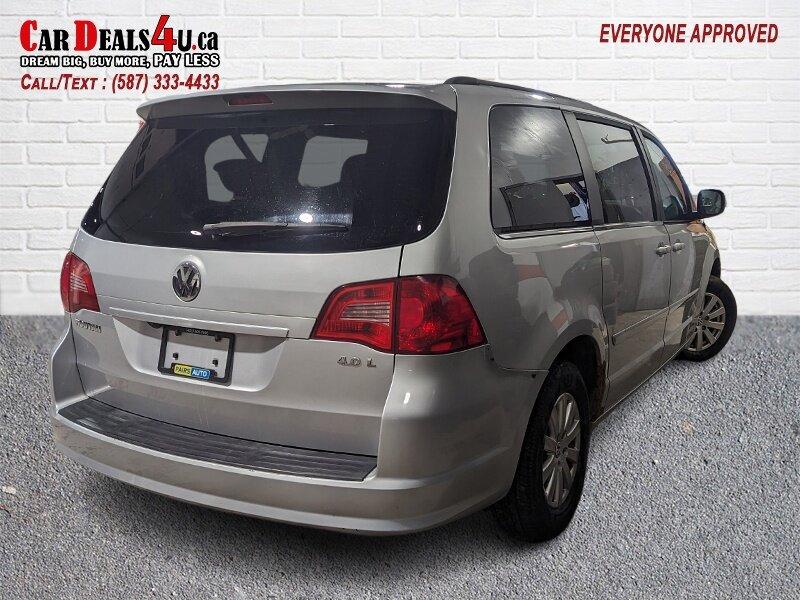 Volkswagen Routan 2009 price $7,950