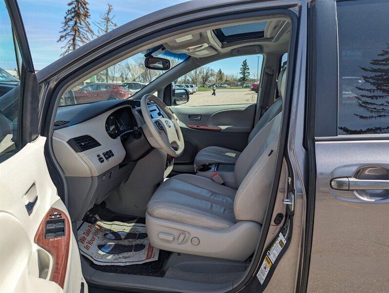 Toyota Sienna 2011 price $14,450