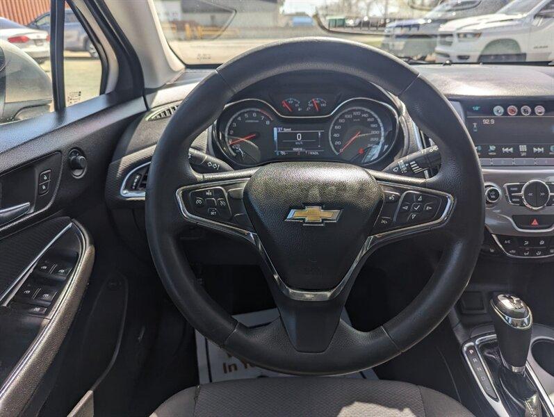 Chevrolet Cruze 2018 price $15,950