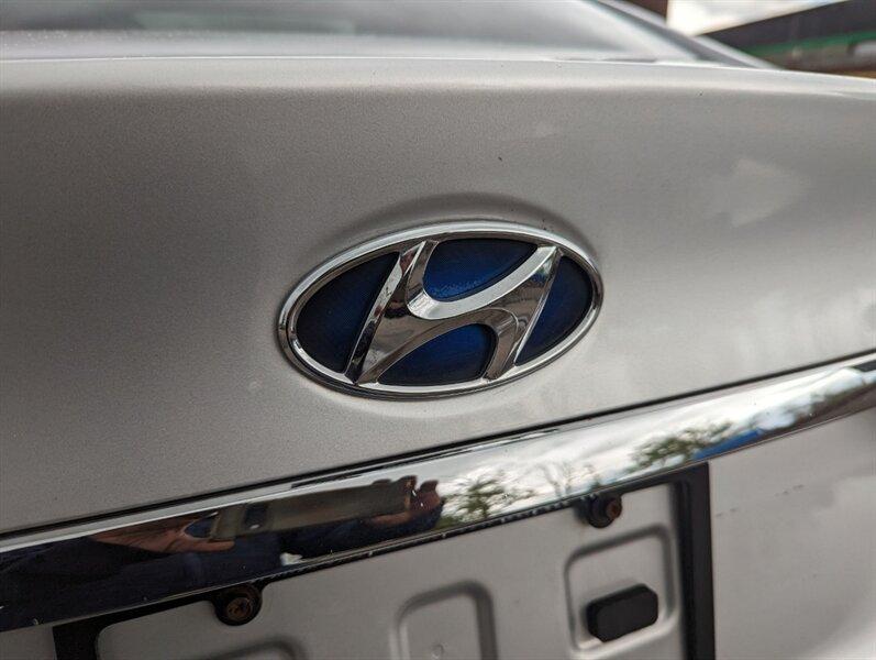 Hyundai SONATA Hybrid 2011 price $9,950