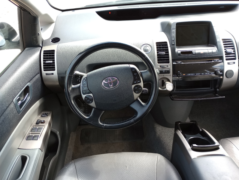 Toyota Prius 2007 price $3,995