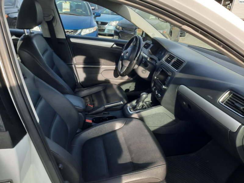 Volkswagen Jetta 2014 price $12,900
