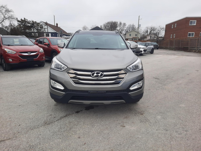 Hyundai Santa Fe 2015 price $14,900