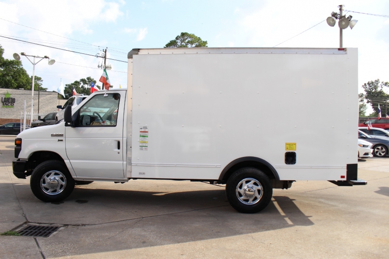 Ford Econoline Commercial Cutaway 2015 price Call