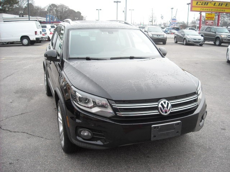 Volkswagen Tiguan 2012 price $10,900