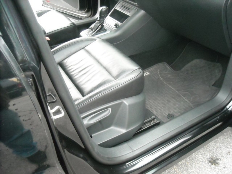 Volkswagen Tiguan 2012 price $8,900