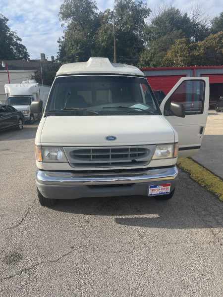 Ford Club Wagon 1997 price $4,995