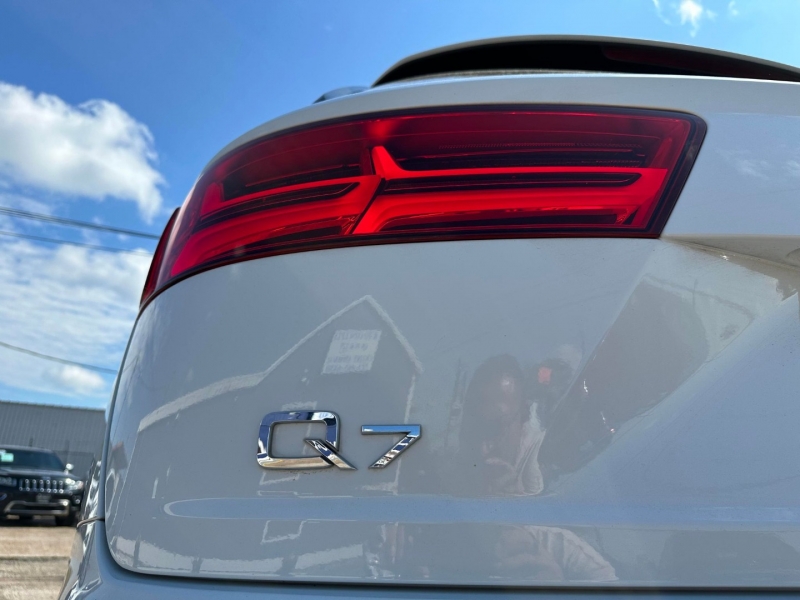 Audi Q7 2017 price $34,995