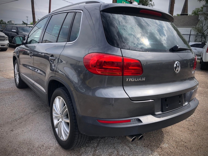 Volkswagen Tiguan 2014 price $21,995