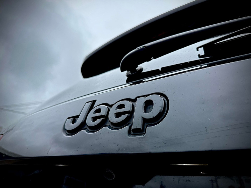 Jeep Grand Cherokee 2017 price $23,995
