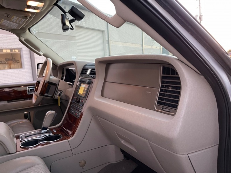 Lincoln Navigator 2012 price $8,877 Cash