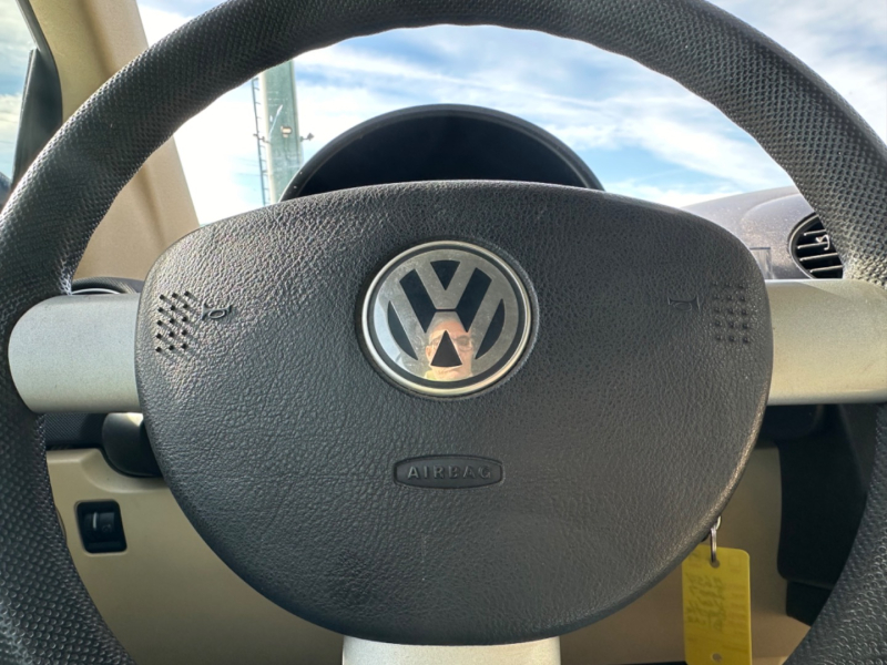 Volkswagen New Beetle Convertible 2007 price $7,495 Cash