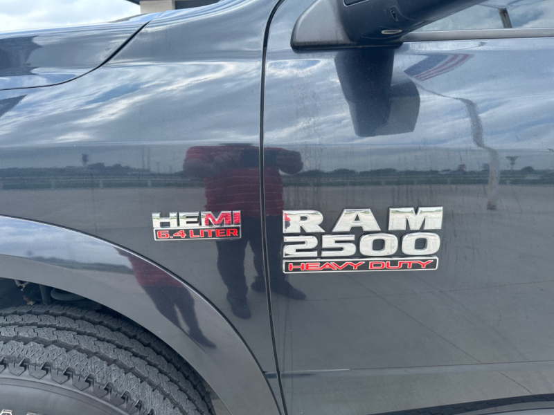 RAM 2500 Laramie 4x4 1 Owner 2018 price $21,000 Cash