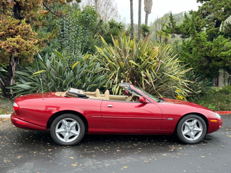 Jaguar XK8 1997 price $6,995