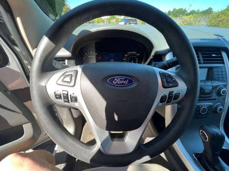 Ford Edge SE 2013 price $12,995