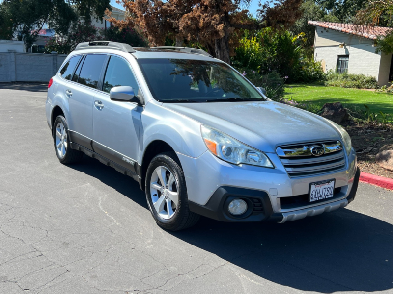 Subaru Outback AWD 2013 price $13,500