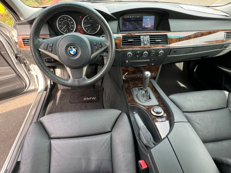 BMW 550i 2007 price $8,995