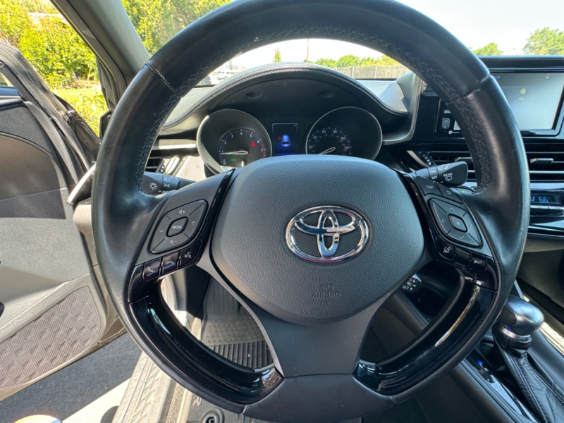 Toyota C-HR XLE Premium 2018 price $16,500