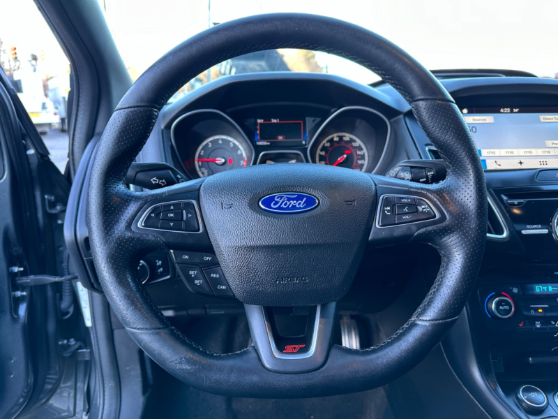 Ford FOCUS 2016 price $15,900