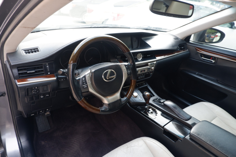 Lexus ES 350 2013 price $9,100