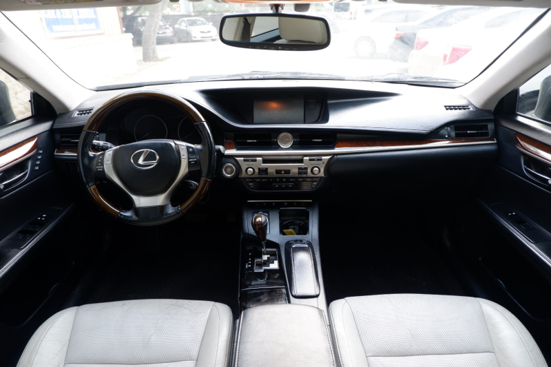 Lexus ES 350 2013 price $9,200