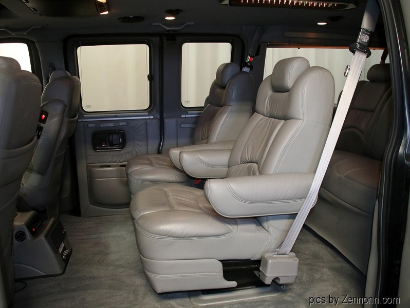 GMC Savana Passenger 2003 price $21,990