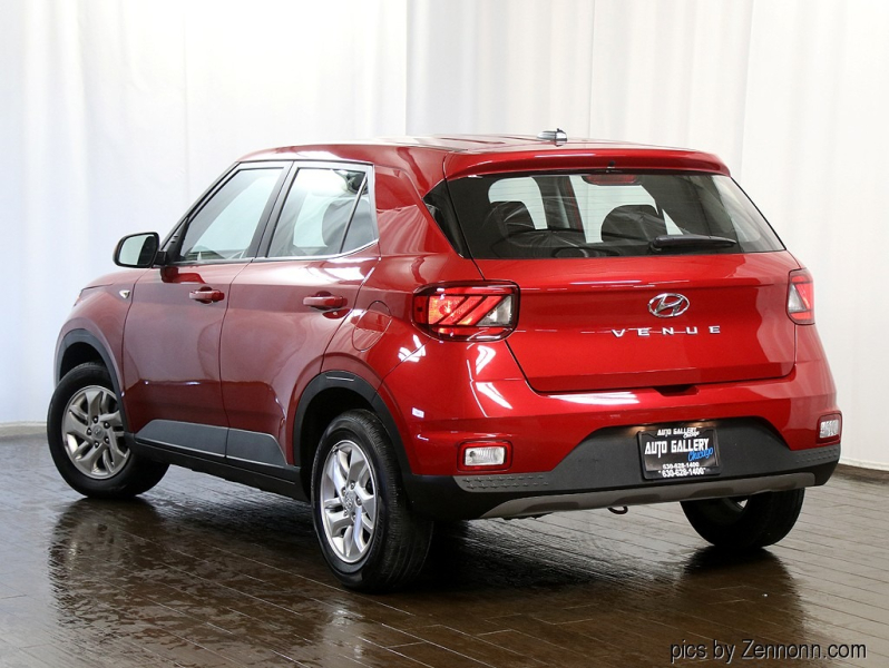 Hyundai Venue 2023 price $16,990