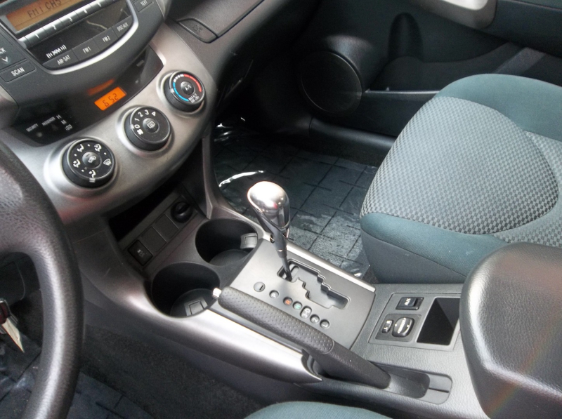 Toyota RAV4 2010 price $9,550