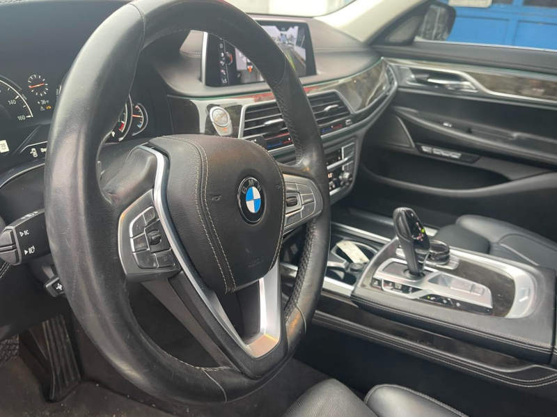 BMW 7-Series 2016 price $33,900