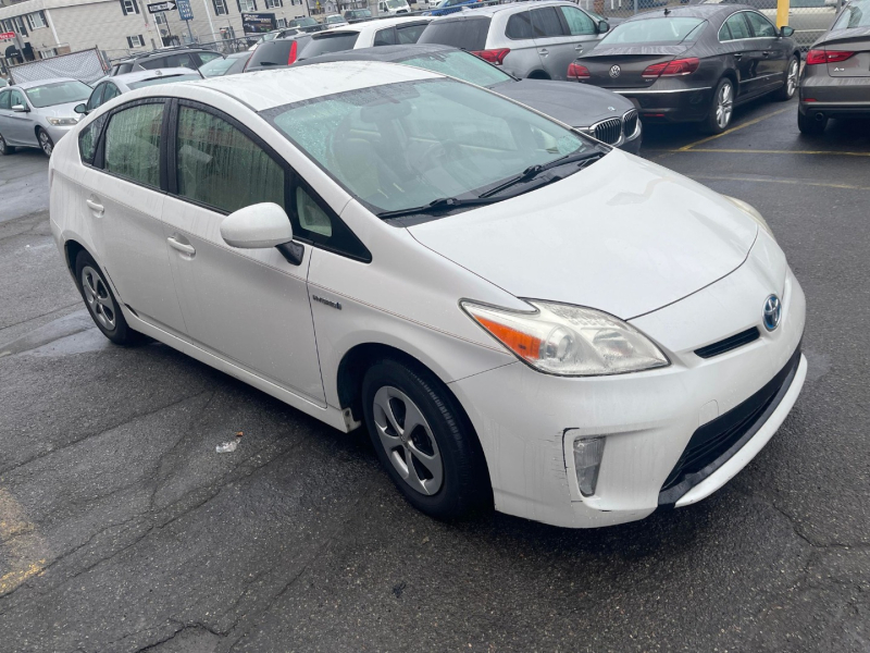 Toyota Prius 2013 price $10,900