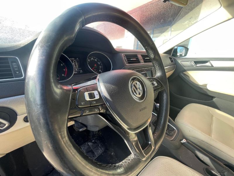 Volkswagen Jetta 2017 price $10,900