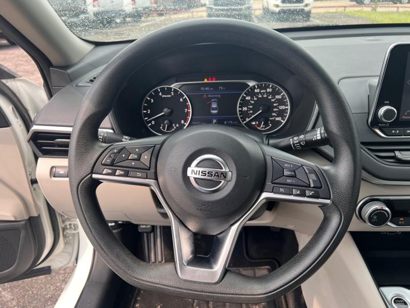 Nissan Altima 2019 price $13,995
