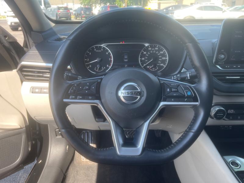 Nissan Altima 2019 price $16,995