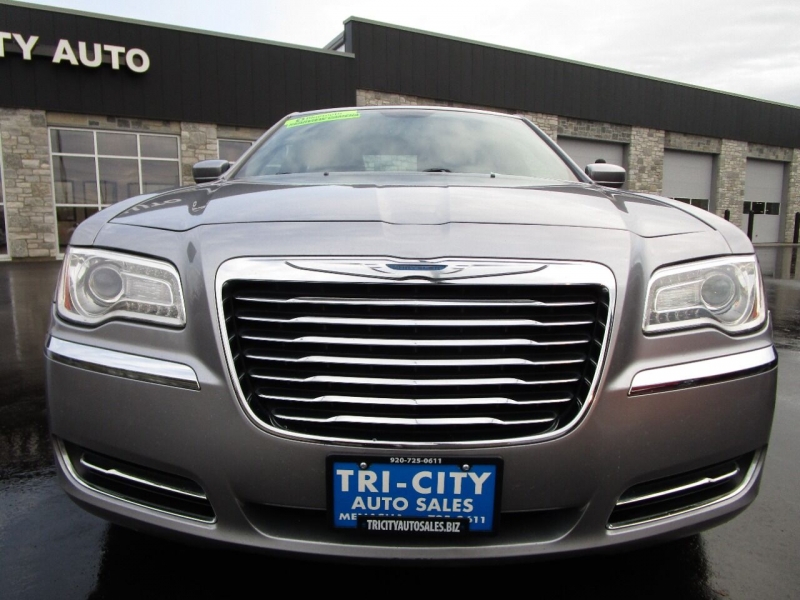 Chrysler 300 2014 price $12,995