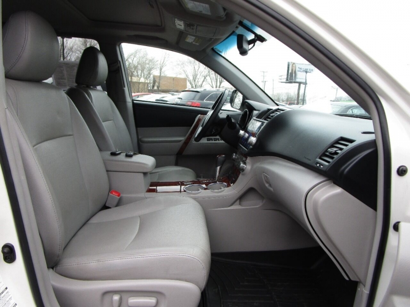 Toyota Highlander 2012 price $14,995