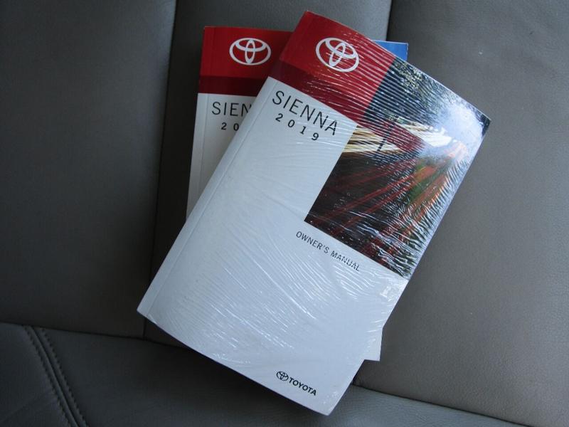 Toyota Sienna 2019 price $25,995