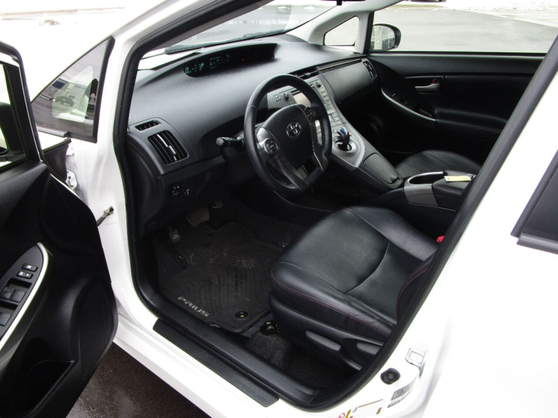 Toyota Prius 2013 price $12,995