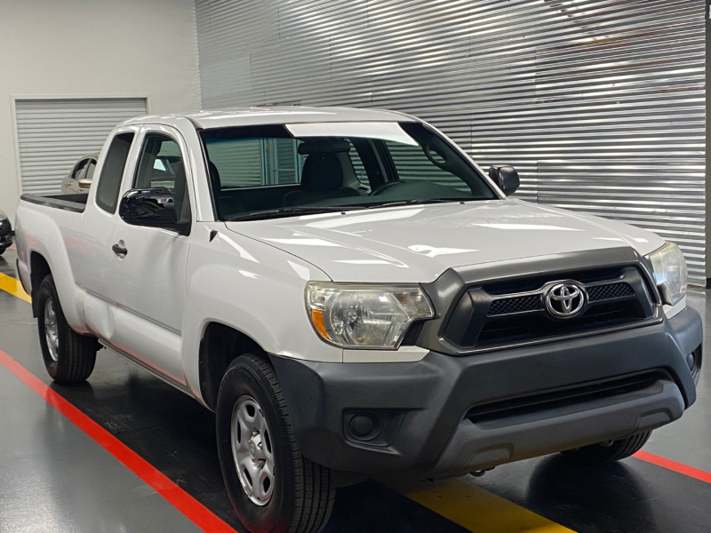 Toyota Tacoma 2015 price $11,450