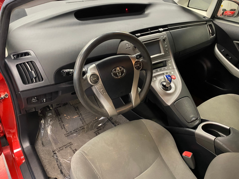 Toyota Prius 2013 price $8,999