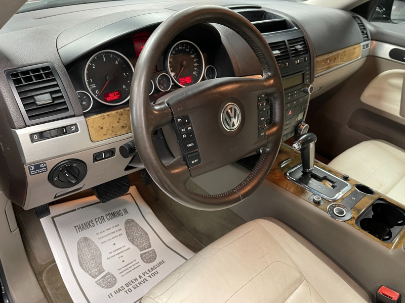 Volkswagen Touareg 2010 price $6,999
