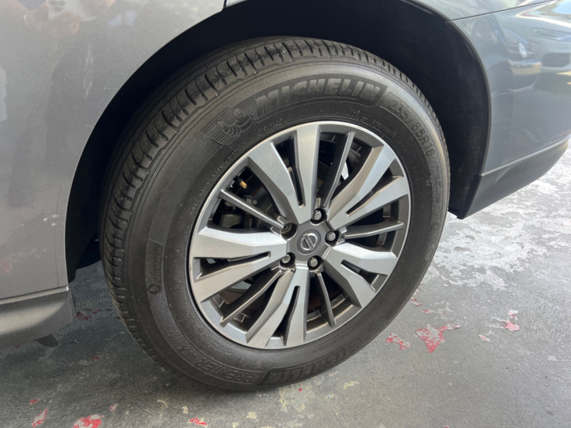 Nissan Pathfinder SL 2019 price $14,498