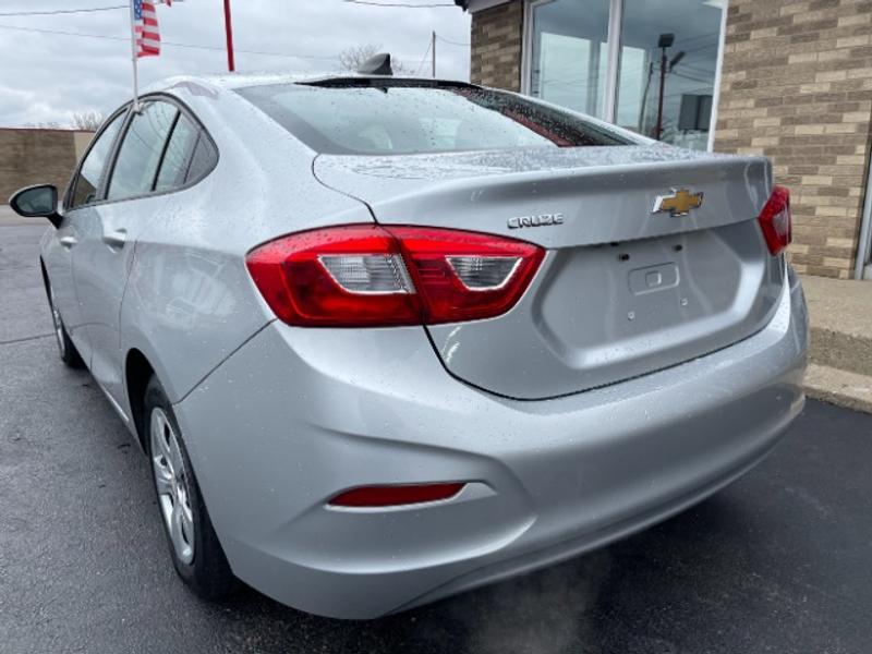 Chevrolet Cruze 2017 price $10,995