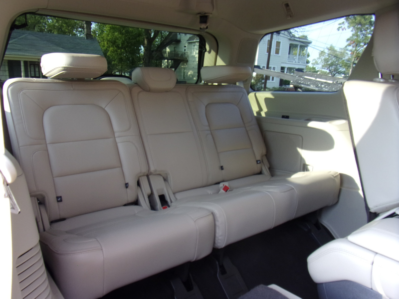 Lincoln Navigator 2019 price $47,995