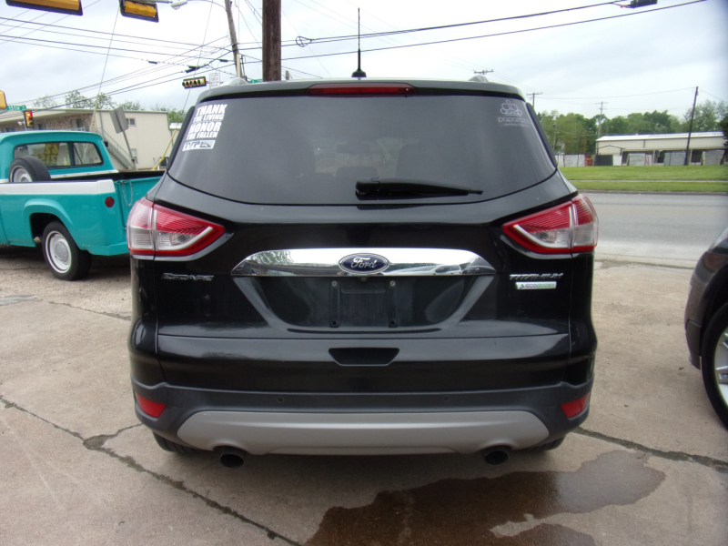 Ford Escape Titanium 2015 price $8,995